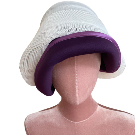 Handmade vintage-style,in mesh mix fibres.Perfect for classic and timeless fashion.